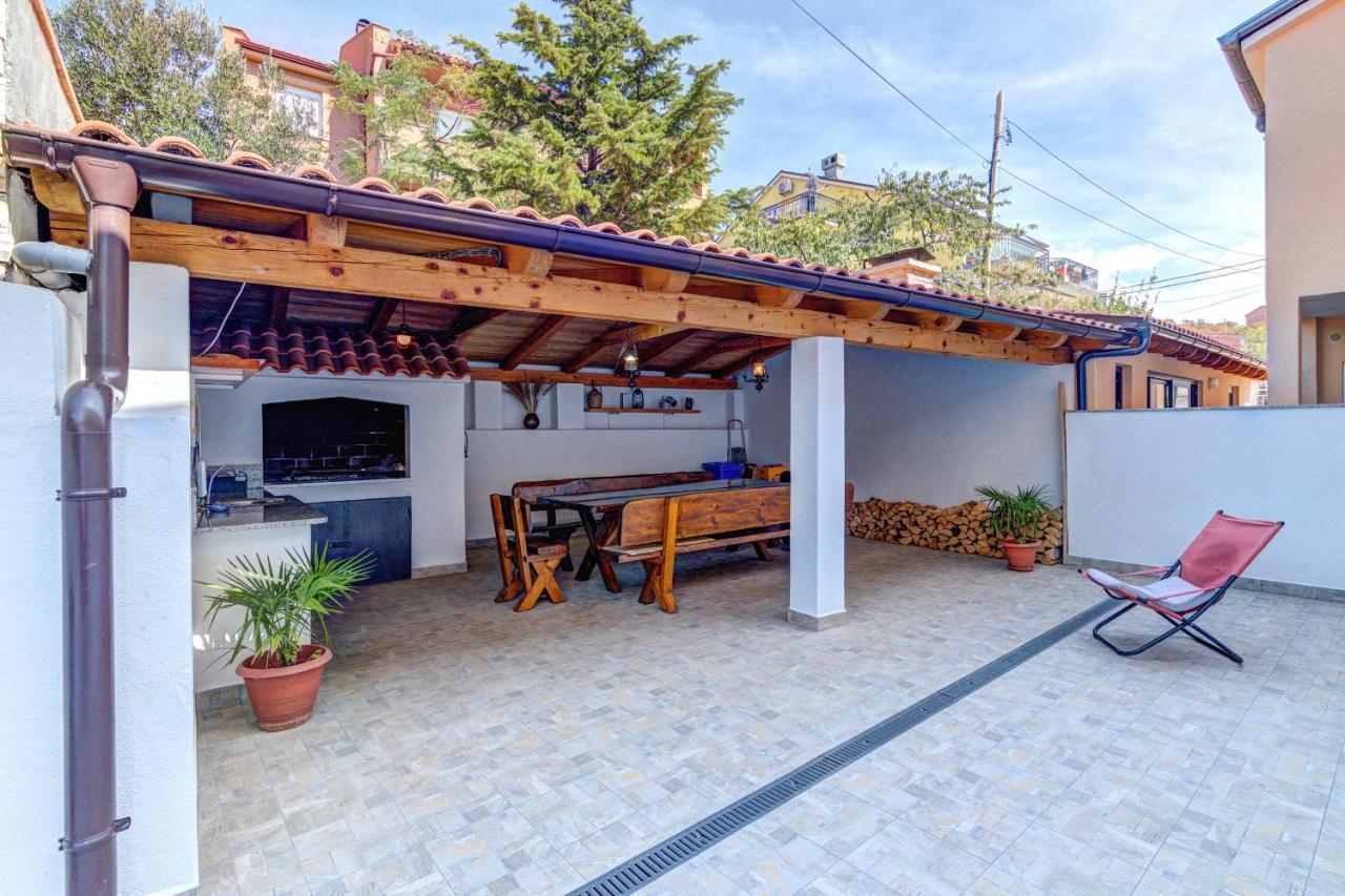 Apartment Marta Senj  Luaran gambar